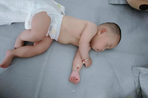 湖北孕妇肚脐周围发青